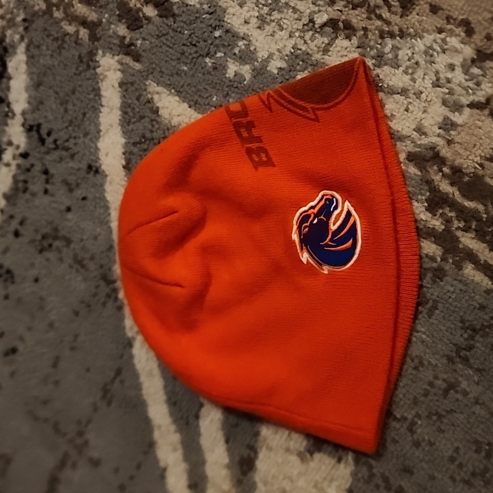 EUC BSU broncos beanie